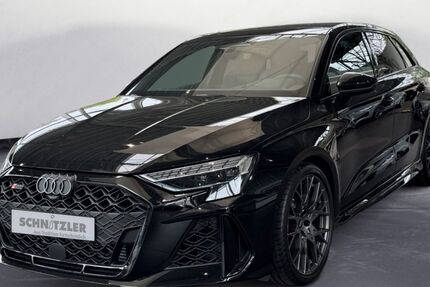 Audi RS3 4.599 km 63.895 &euro; Hilden 40721