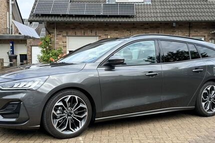 Ford Focus 13.500 km 26.200 &euro; Köln 50769