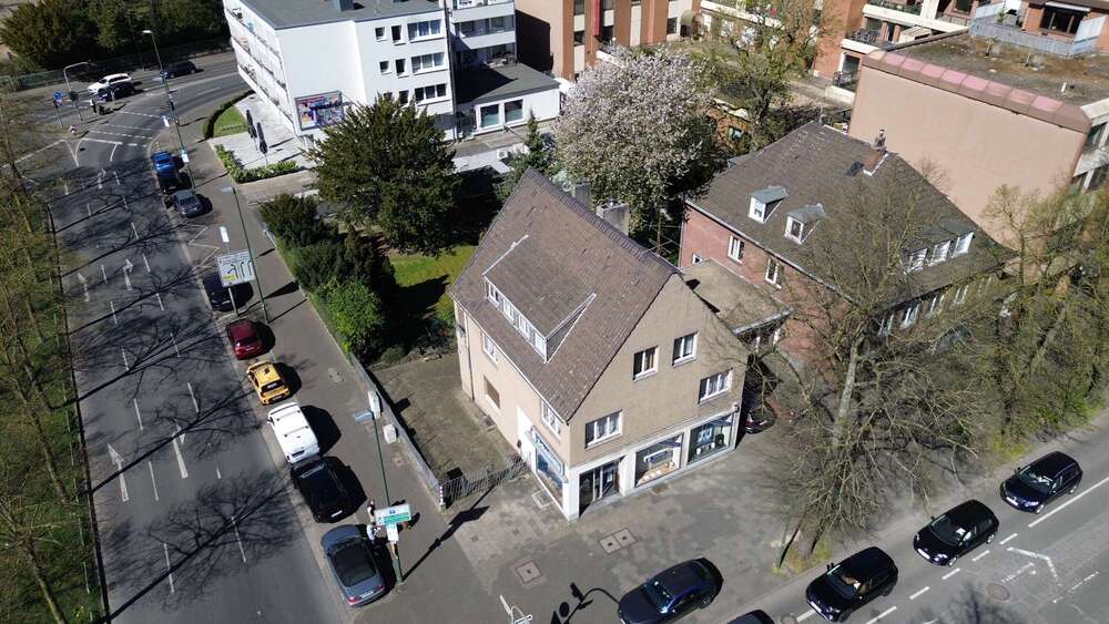 Einfamilienhaus Düsseldorf Stadtbezirk 9 - 11 Zimmer, 360 m&sup2;, 890.000&euro; | Angebot:27293771