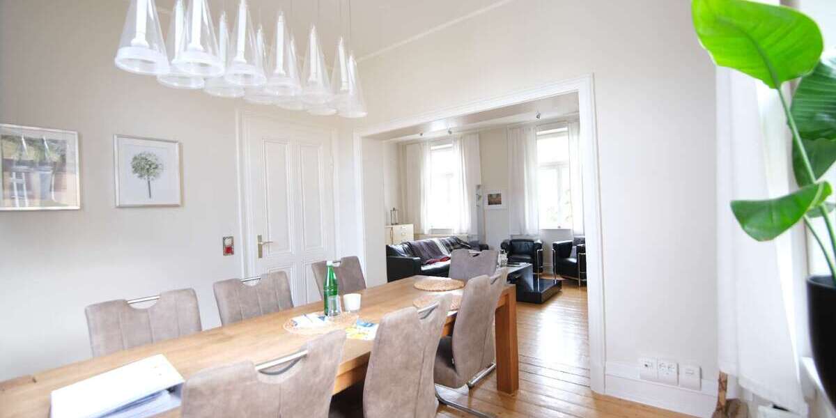 Einfamilienhaus Hennef - 7 Zimmer, 217 m&sup2;, 755.000&euro; | Angebot:27092863