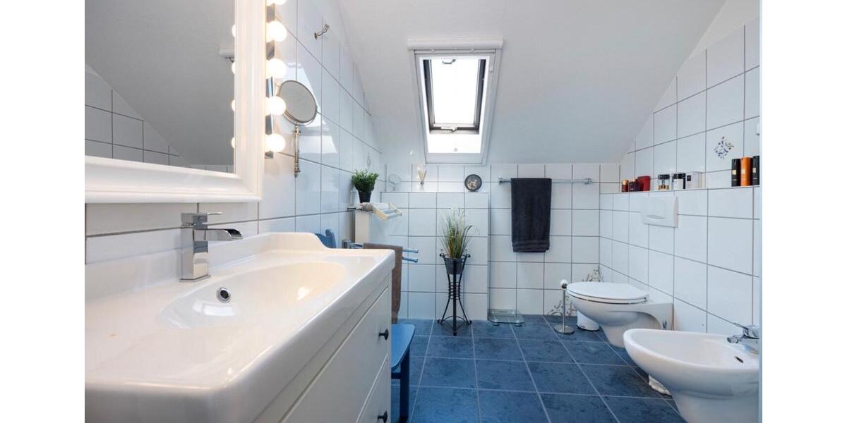 Einfamilienhaus Remscheid - 10 Zimmer, 300 m&sup2;, 550.000&euro; | Angebot:27463528