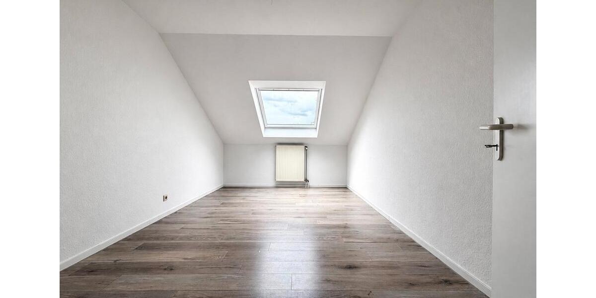 Dachgeschoßwohnung Niederkassel - 3 Zimmer, 85 m&sup2;, 299.000&euro; | Angebot:27453460