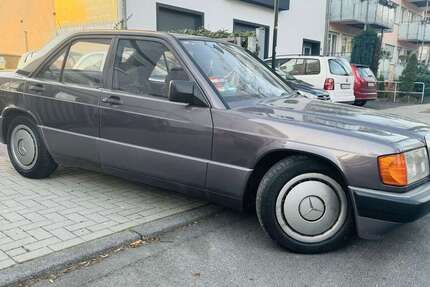 Mercedes-Benz 190 98.000 km 5.500 &euro; Troisdorf 53842