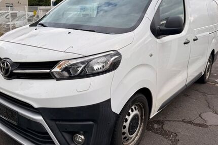 Toyota Proace (Verso) 185.702 km 9.590 &euro; Köln 51065