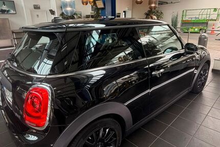 Mini ONE 51.152 km 14.950 &euro; Köln 50968