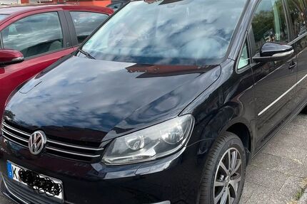 VW Touran 234.470 km 4.900 &euro; Köln 50937