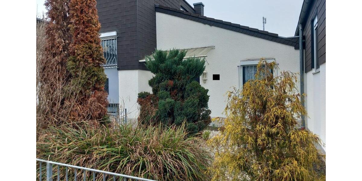 Reihenhaus Bonn Tannenbusch - 3 Zimmer, 110 m&sup2;, 425.000&euro; | Angebot:27440704