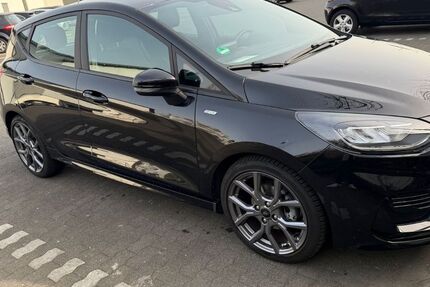 Ford Fiesta 19.000 km 17.700 &euro; Köln 50733