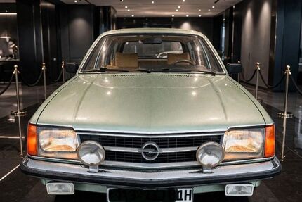 Opel Commodore 92.000 km 11.500 &euro; Bonn 53125
