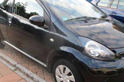 Toyota Aygo (X) 158.000 km 2.450 &euro; Bonn 53127