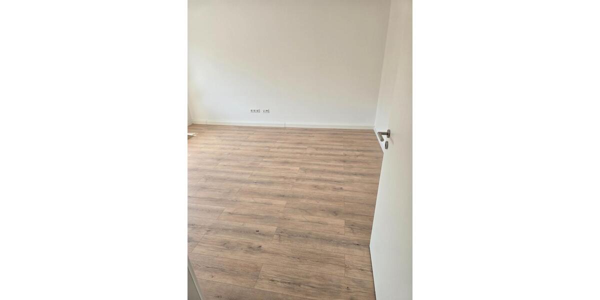 Dachgeschoßwohnung Leverkusen - 4 Zimmer, 80 m&sup2;, 229.000&euro; | Angebot:27421892