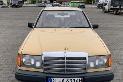 Mercedes-Benz 200 220.000 km 6.990 &euro; Bornheim, Stadt 53332