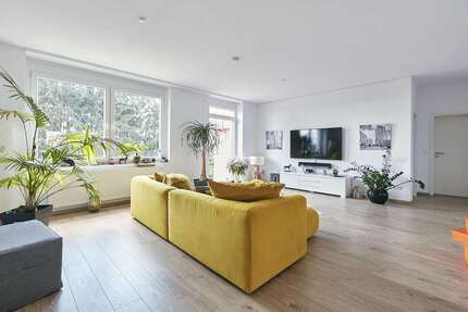 Wohnung Solingen - 3 Zimmer, 107 m&sup2;, 900&euro; | Angebot:27337176