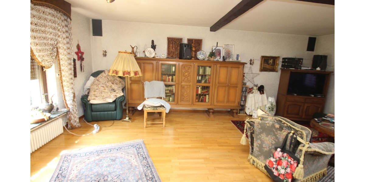 Mit 3D: Freistehendes Einfamilienhaus mit Potenzial und Garten - Einfamilienhaus Langenfeld | Angebot:27479753