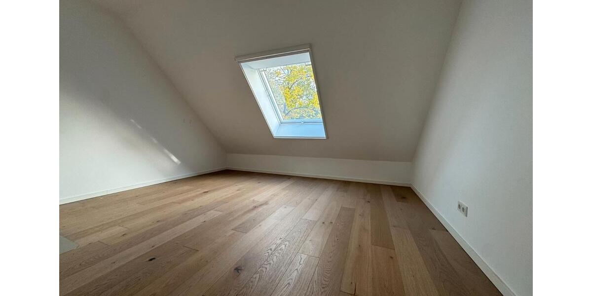 Dachgeschoßwohnung Köln Mülheim - 4 Zimmer, 143 m&sup2;, 719.000&euro; | Angebot:27450764