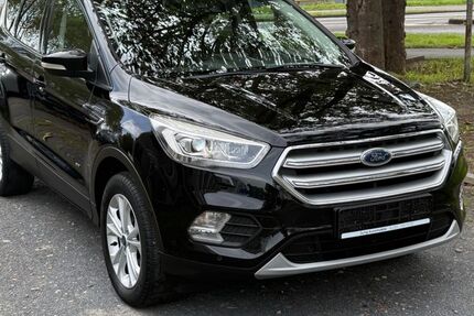 Ford Kuga 129.000 km 11.999 &euro; Köln 51107