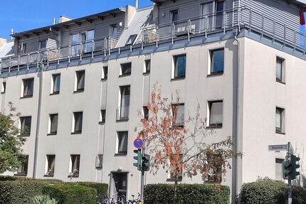 Provisionsfreie 2-Zimmer-Dachgeschosswohnung mit umlaufendem Balkon- Nahe dem Rhein - Haus Bonn | Angebot:26789119