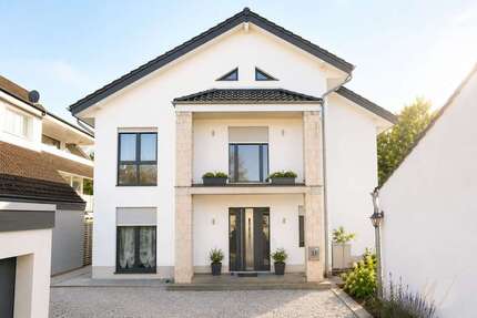 Haus Solingen Aufderhöhe - 7 Zimmer, 275 m&sup2;, 959.000&euro; | Angebot:26916632