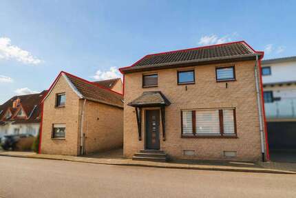 Haus Dormagen / Straberg Straberg - 11 Zimmer, 176 m&sup2;, 498.000&euro; | Angebot:26351317