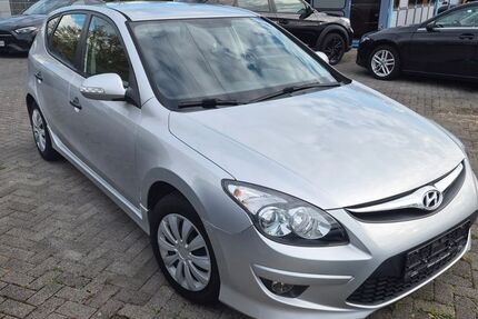 Hyundai i30 126.000 km 5.350 &euro; Wesseling 50389
