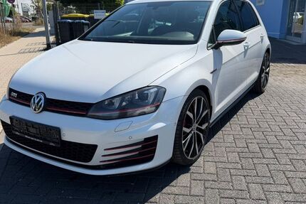VW Golf 150.500 km 14.950 &euro; brühl 50321