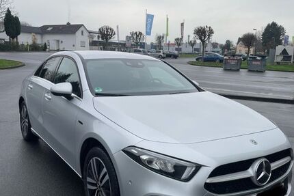 Mercedes-Benz A 250 124.000 km 22.500 &euro; Köln 51147