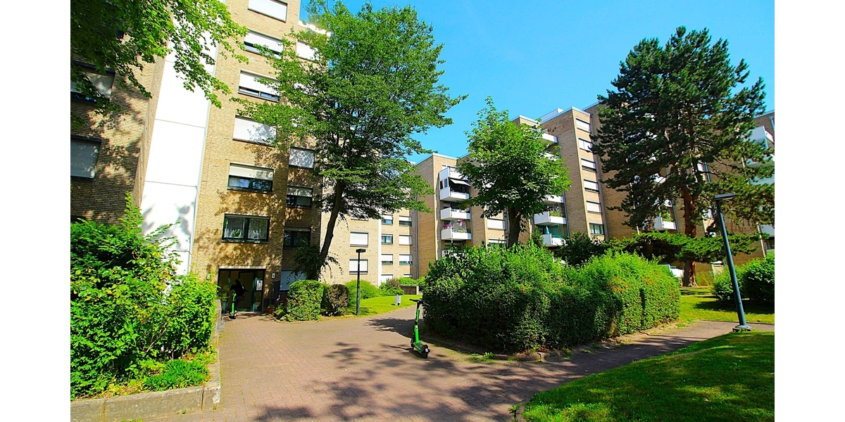 Sofort bezugsfrei! Gut geschnitten! Barrierearm! 4 Zimmer-Wohnung mit Balkon und TG-Stellplatz. - Etagenwohnung Bonn / Tannenbusch Tannenbusch | Angebot:26948123