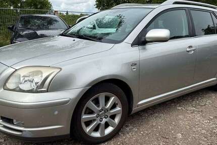 Toyota Avensis 370.000 km 1.499 &euro; Köln 50739