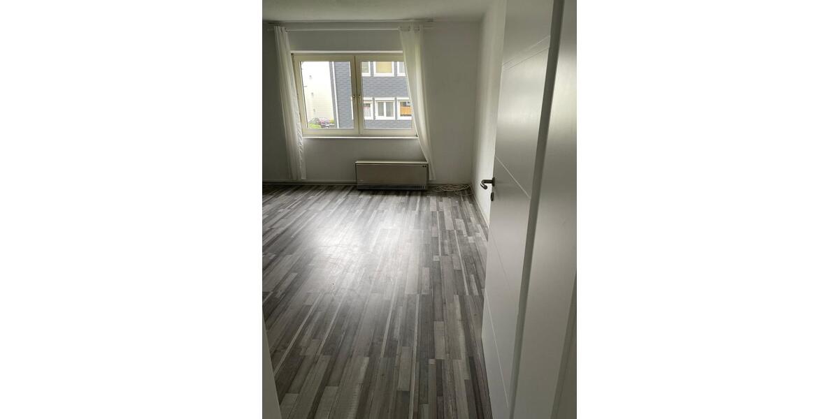 Hochparterre Radevormwald - 3 Zimmer, 64 m&sup2;, 125.000&euro; | Angebot:27474952
