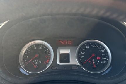 Renault Clio 166.551 km 2.500 &euro; Leverkusen 51381