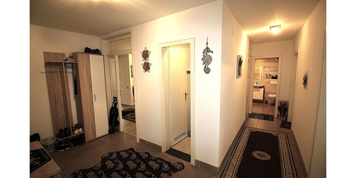Sofort bezugsfrei! Gut geschnitten! Barrierearm! 4 Zimmer-Wohnung mit Balkon und TG-Stellplatz. - Etagenwohnung Bonn / Tannenbusch Tannenbusch | Angebot:26948123