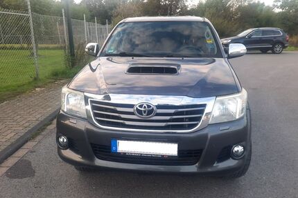 Toyota Hilux 180.000 km 18.500 &euro; Hückeswagen 42499