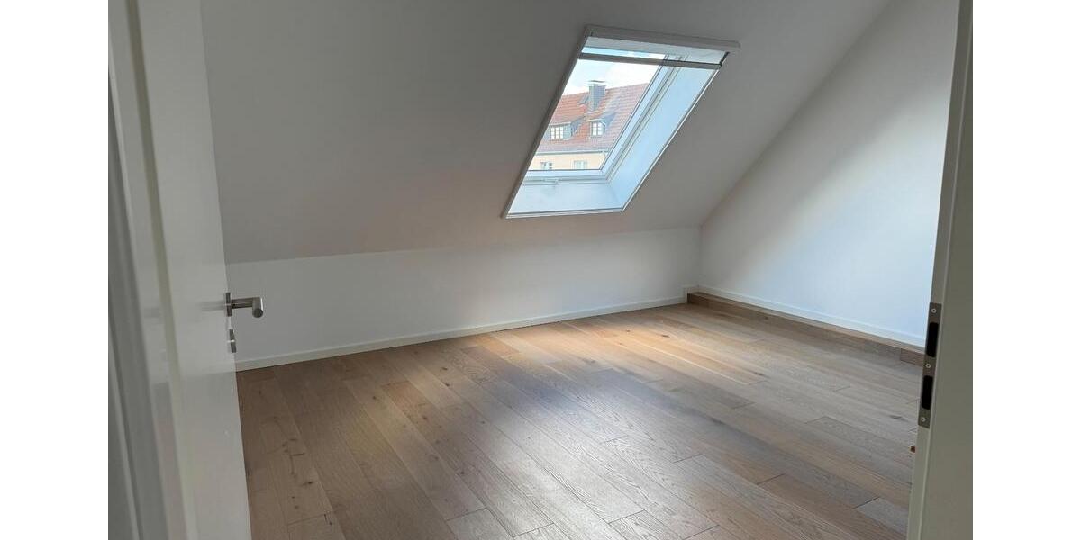 Dachgeschoßwohnung Köln Mülheim - 4 Zimmer, 143 m&sup2;, 719.000&euro; | Angebot:27450764