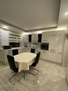 WOHNEN & VERMIETEN MIT GARTEN UND POOL - Mehrfamilienhaus, Wohnhaus Köln Porz | Angebot:27473526