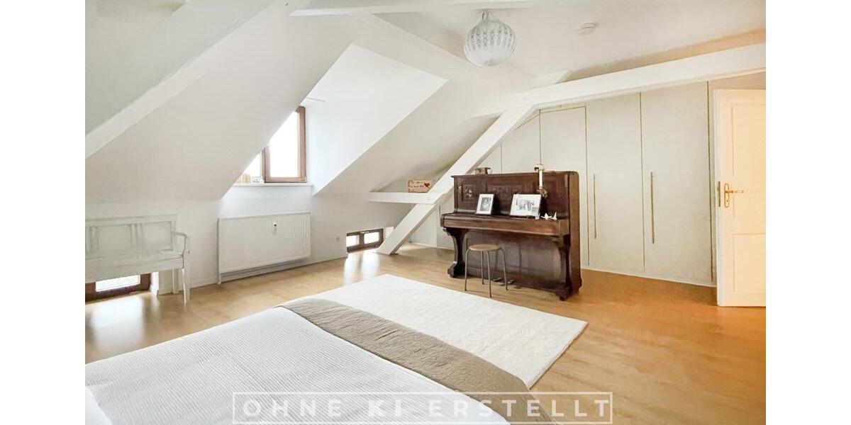 Dachgeschoßwohnung Bornheim - 3.5 Zimmer, 140 m&sup2;, 550.000&euro; | Angebot:27438482