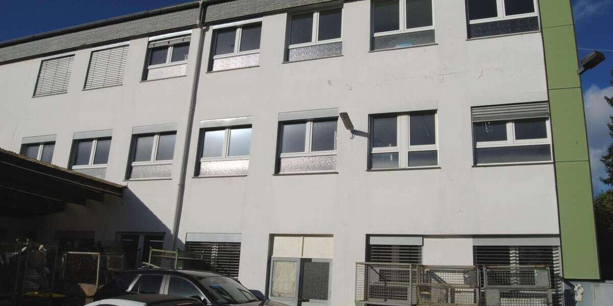 Einfamilienhaus Solingen Mitte - 30 Zimmer, 1.500 m&sup2;, 849.000&euro; | Angebot:21624473