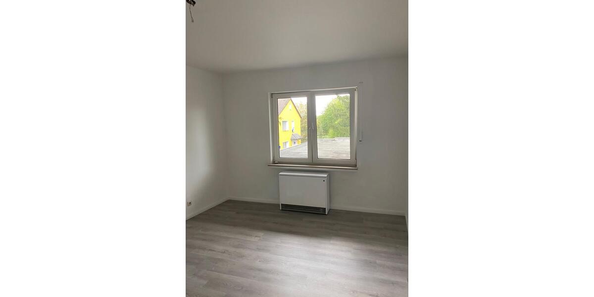 Etagenwohnung Bergisch Gladbach Paffrath - 2 Zimmer, 66 m&sup2;, 210.000&euro; | Angebot:27474906