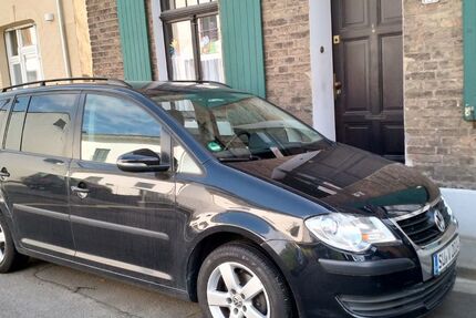 VW Touran 189.000 km 3.999 &euro; Bornheim 53332