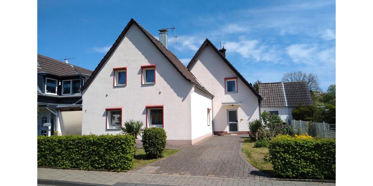 Doppelhaushälfte Köln Porz - 11 Zimmer, 189 m&sup2;, 639.000&euro; | Angebot:27426548
