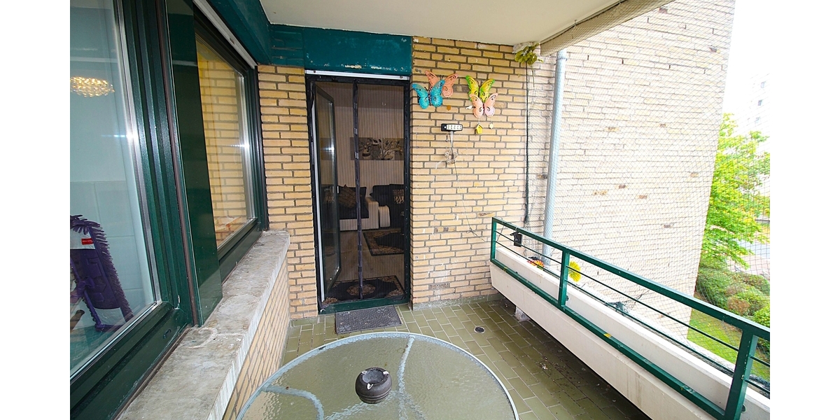 Sofort bezugsfrei! Gut geschnitten! Barrierearm! 4 Zimmer-Wohnung mit Balkon und TG-Stellplatz. - Etagenwohnung Bonn / Tannenbusch Tannenbusch | Angebot:26948123