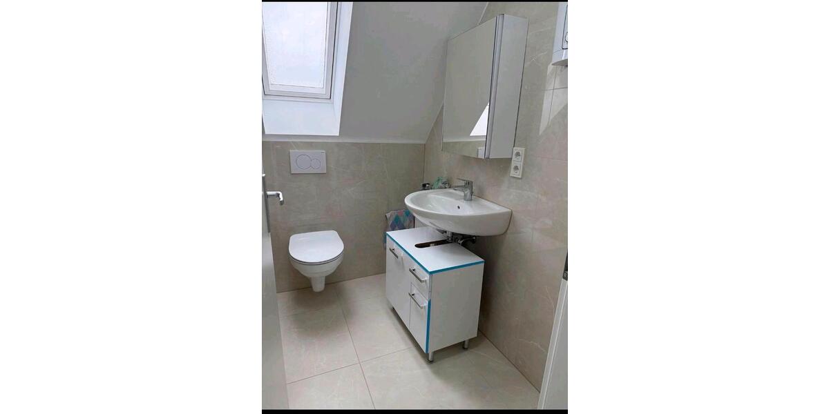 Dachgeschoßwohnung Sankt Augustin - 4 Zimmer, 65 m&sup2;, 950&euro; | Angebot:25209740