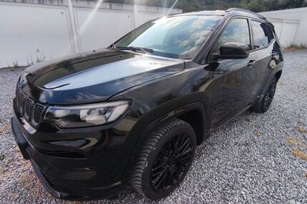 Jeep Compass 84.000 km 16.900 &euro; Solingen 42651