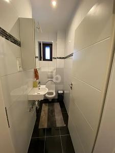 WOHNEN & VERMIETEN MIT GARTEN UND POOL - Mehrfamilienhaus, Wohnhaus Köln Porz | Angebot:27289792