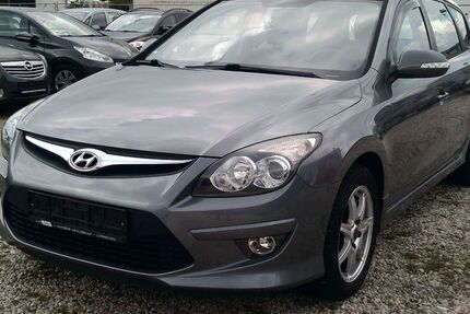 Hyundai i30 180.000 km 4.499 &euro; Bonn 53227