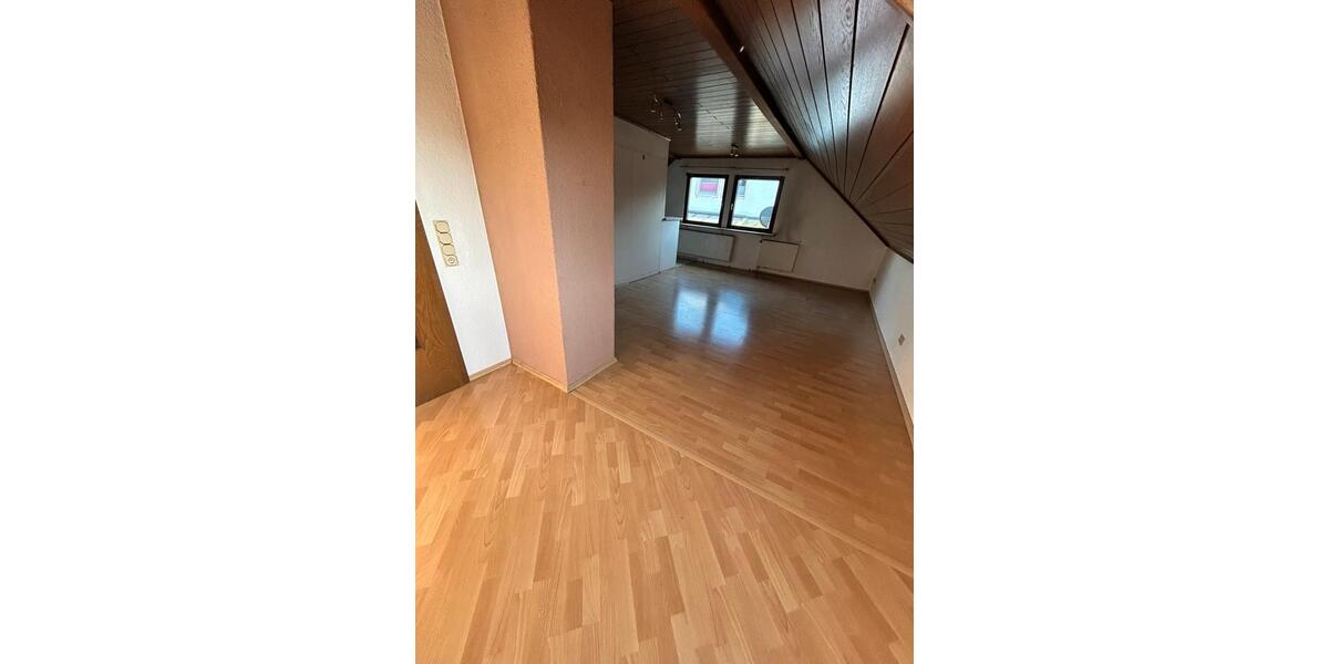 Einfamilienhaus Hennef (Sieg) - 7 Zimmer, 180 m&sup2;, 420.000&euro; | Angebot:27301295