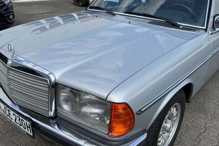 Mercedes-Benz 230 204.000 km 13.950 &euro; Brühl 50321