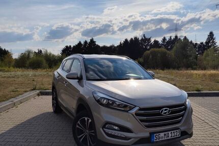 Hyundai TUCSON 88.000 km 13.400 &euro; Solingen 42697