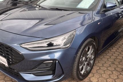 Ford Focus 41.854 km 17.880 &euro; Pulheim 50259
