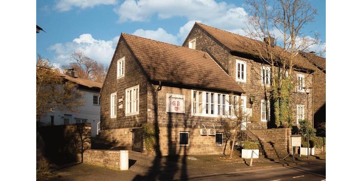 Einfamilienhaus Wiehl - 9 Zimmer, 295 m&sup2;, 1.295.000&euro; | Angebot:27244443