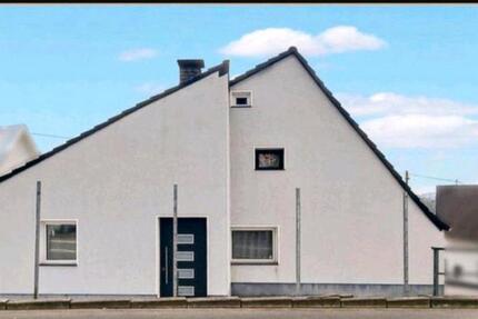 Haus Wiehl - 6 Zimmer, 150 m&sup2;, 140.000&euro; | Angebot:27465837